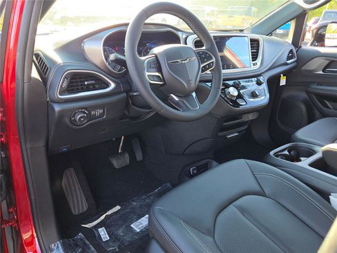 New 2026 Chrysler Pacifica Select image 25