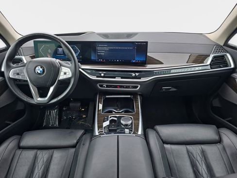 Used 2025 BMW X7 xDrive40i AWD/4WD image 10