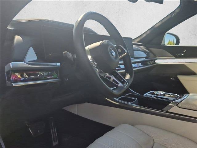 Used 2024 BMW 750e xDrive w/ Premium Package AWD/4WD image 9