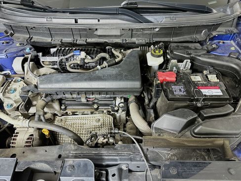 Used 2020 Nissan Rogue SV image 32