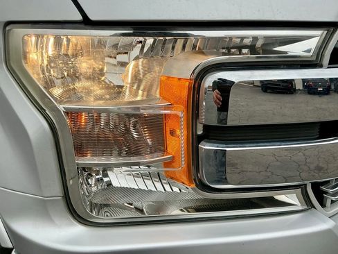 Used 2019 Ford F150 Lariat image 8