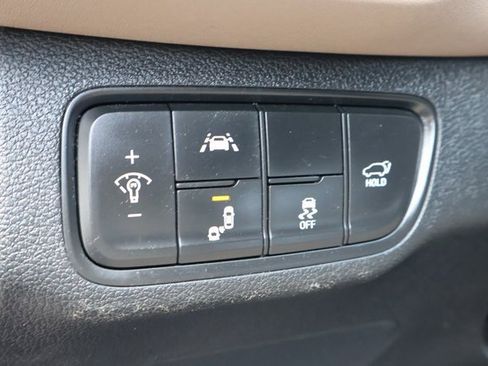 Used 2020 Hyundai Santa Fe Limited image 18