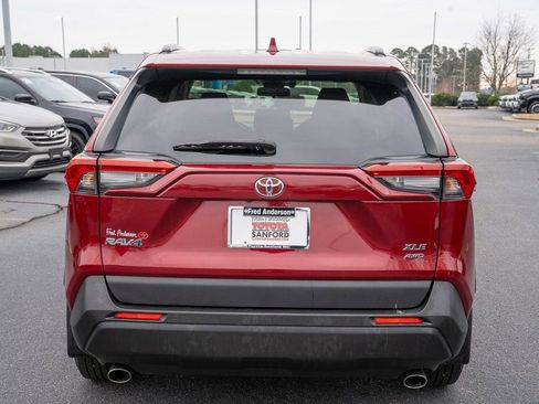 Used 2019 Toyota RAV4 XLE w/ Convenience Package image 4