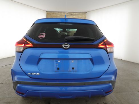 Used 2022 Nissan Kicks S FWD image 4