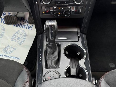 Used 2018 Ford Explorer XLT w/ XLT Appearance Package image 13