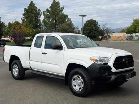 Used 2018 Toyota Tacoma SR RWD image 6