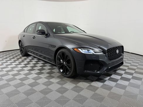 Used 2024 Jaguar XF R-Dynamic SE AWD/4WD image 7