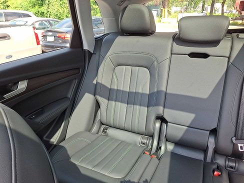 Used 2023 Audi Q5 2.0T Premium Plus w/ Premium Plus Package AWD/4WD image 12