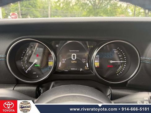 Used 2023 Jeep Wrangler Unlimited Rubicon 4xe w/ Cold Weather Group AWD/4WD image 17