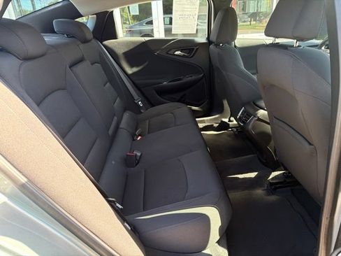 Used 2025 Chevrolet Malibu LT FWD image 13