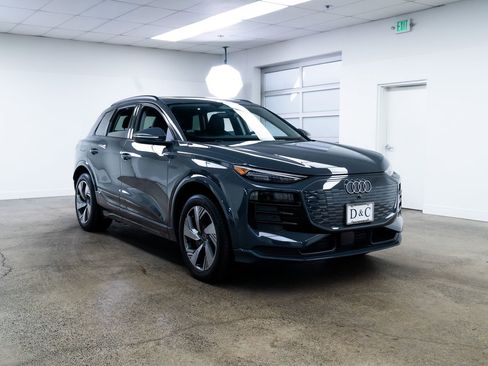 Used 2025 Audi Q6 e-tron Premium Plus w/ Premium Plus image 26