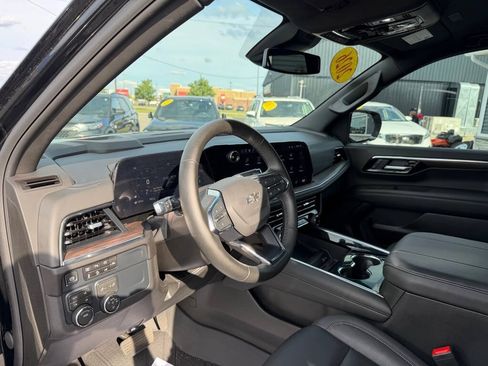 Used 2026 Chevrolet Tahoe Z71 w/ Comfort Package AWD/4WD image 17