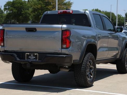 Used 2023 Chevrolet Colorado ZR2 w/ ZR2 Convenience Package III AWD/4WD image 4