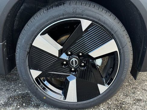 New 2026 Nissan Kicks SR image 9