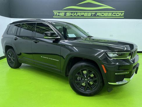Used 2023 Jeep Grand Cherokee L Limited AWD/4WD image 1