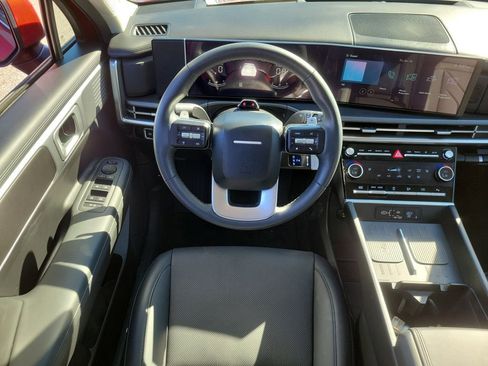 Certified 2025 Hyundai Santa Fe SEL image 18