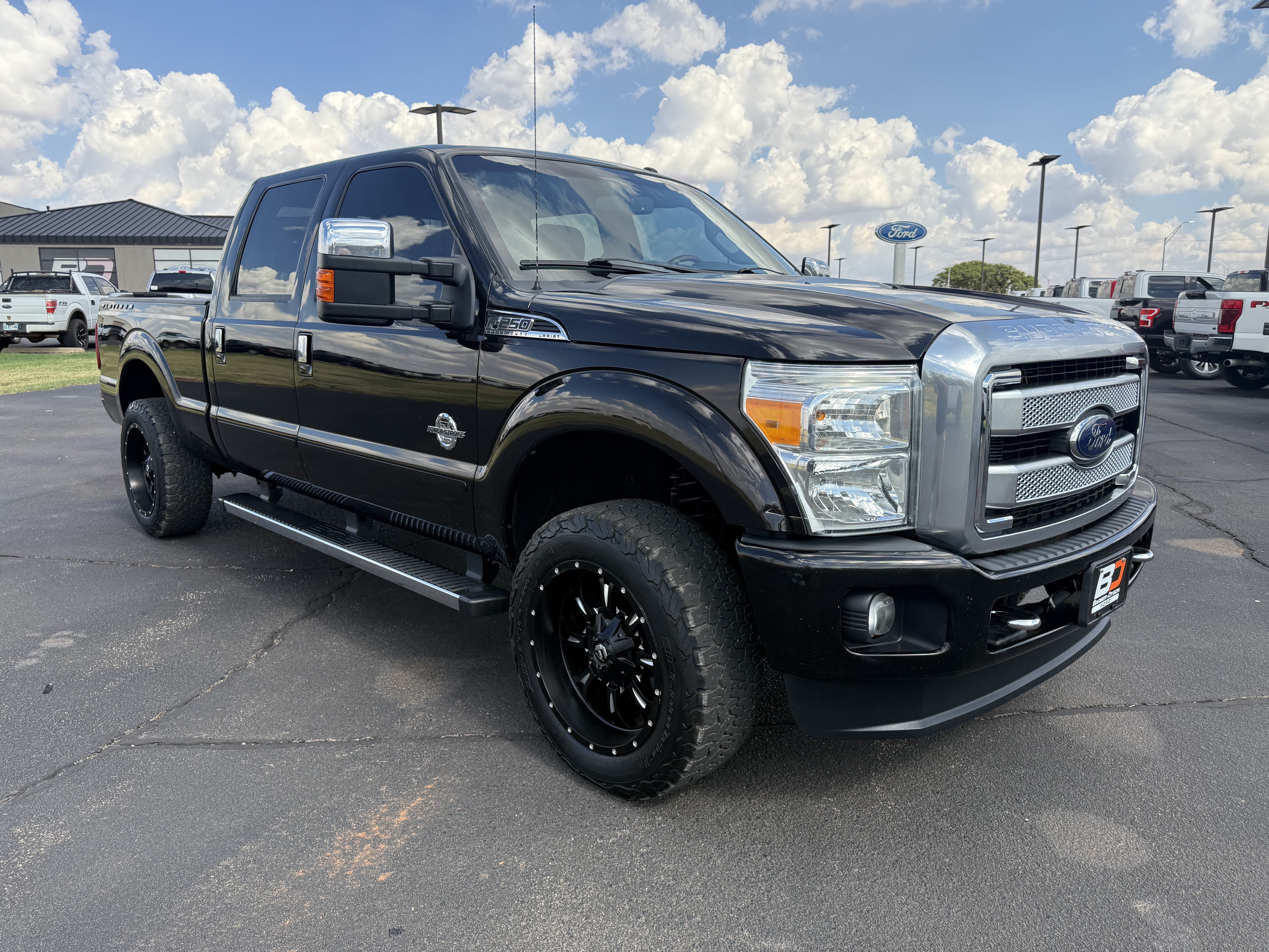 Used 2013 Ford F250 Platinum w/ FX4 Off Road Pkg AWD/4WD image 2