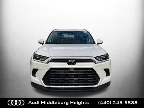 Used 2024 Toyota Grand Highlander XLE image 2