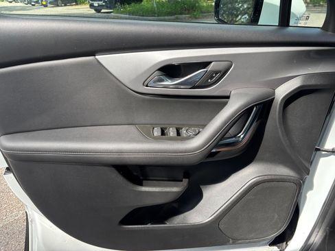 Used 2025 Chevrolet Blazer LT FWD image 18