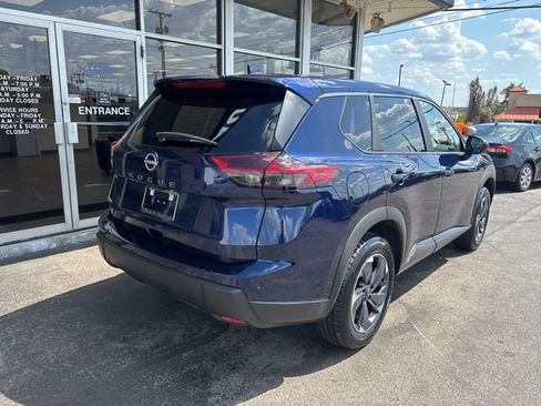 Used 2025 Nissan Rogue SV FWD image 6