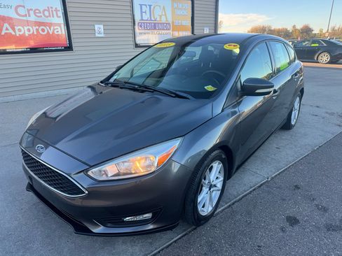 Used 2015 Ford Focus SE w/ SE Winter Package image 1