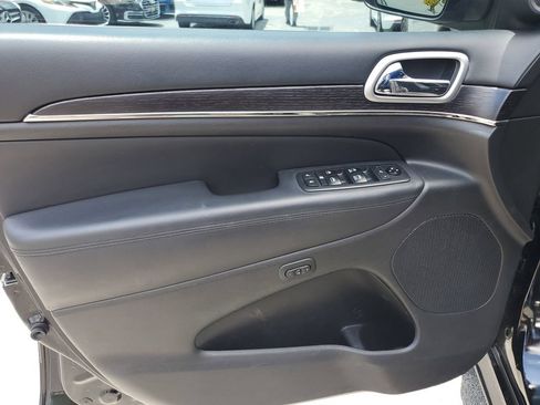 Used 2018 Jeep Grand Cherokee High Altitude RWD image 19