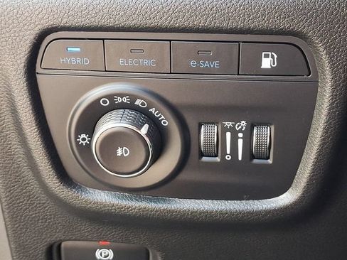 Used 2024 Jeep Grand Cherokee Limited 4xe AWD/4WD image 9