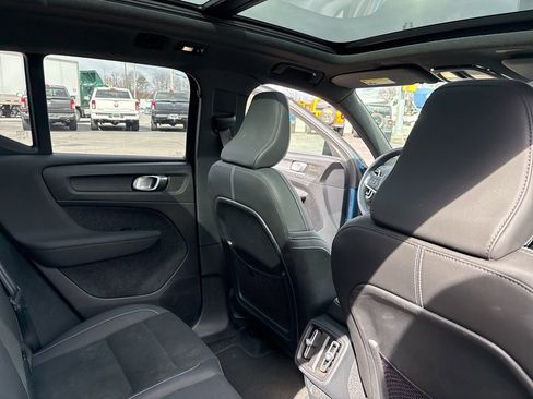 Certified 2023 Volvo XC40 B5 Plus w/ Climate Package image 40