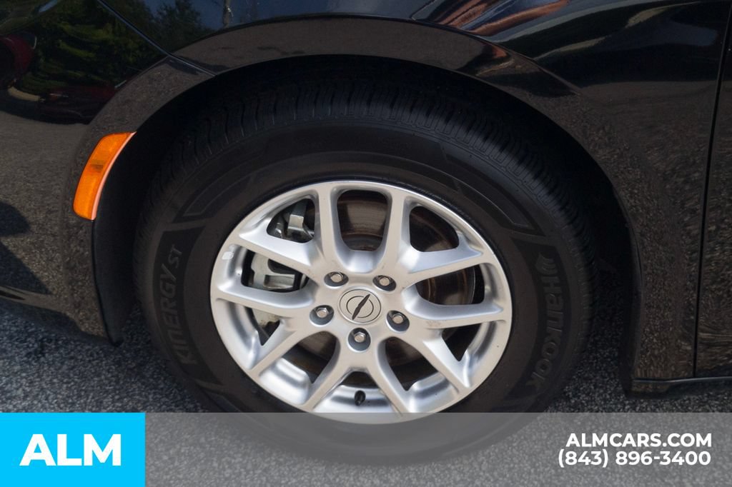Used 2024 Chrysler Pacifica Touring-L FWD image 14