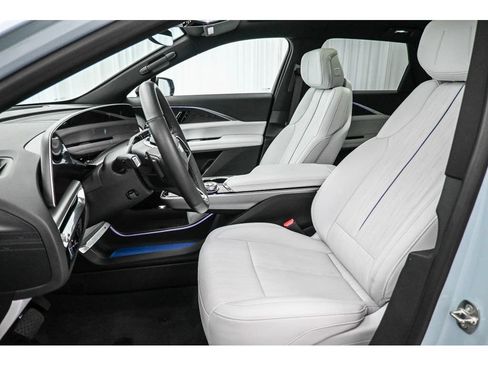 Certified 2024 Cadillac Lyriq Luxury AWD/4WD image 37