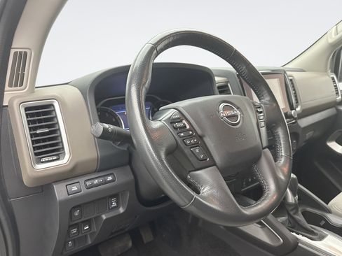 Used 2022 Nissan Frontier SV image 7
