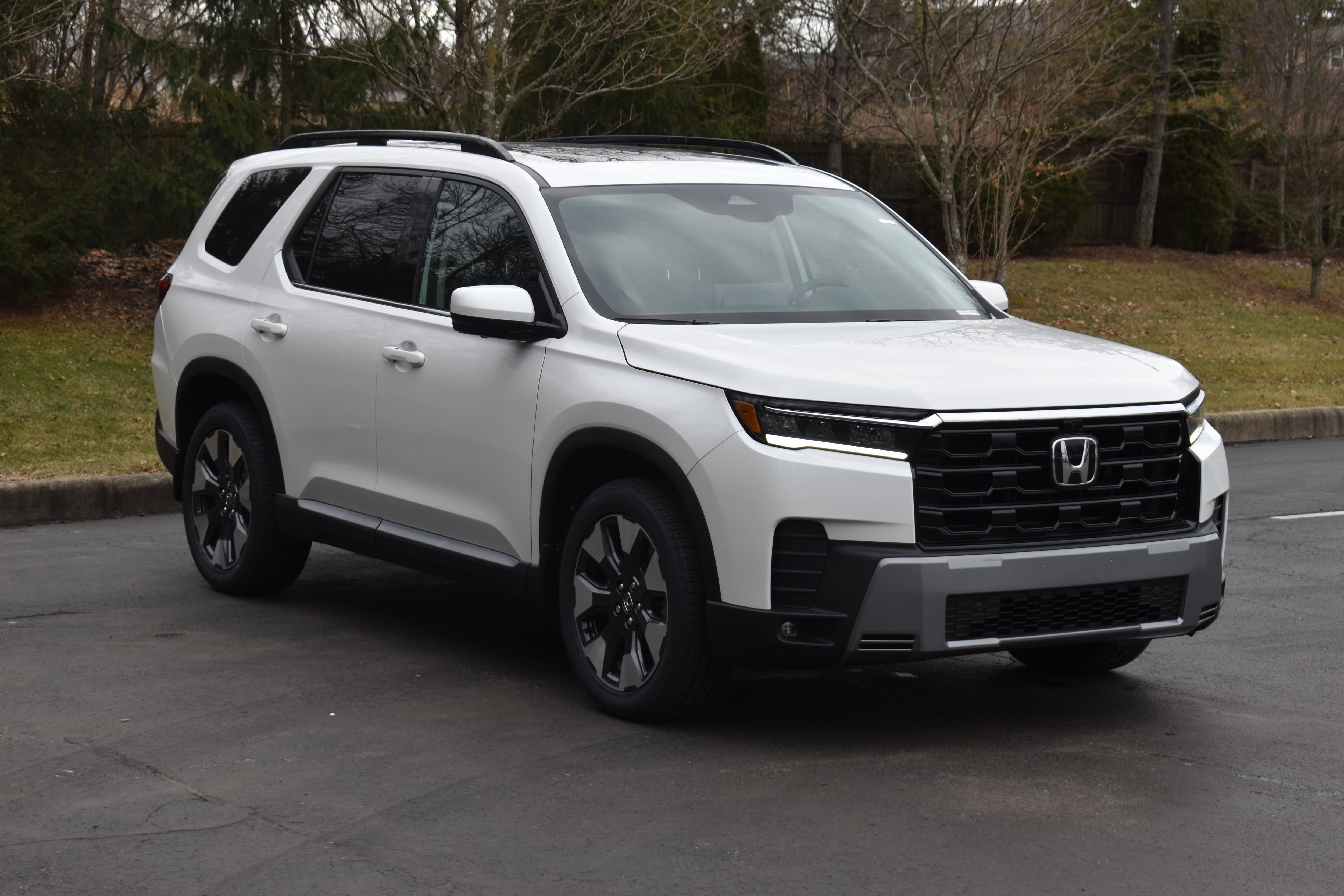 New 2026 Honda Pilot Touring image 1