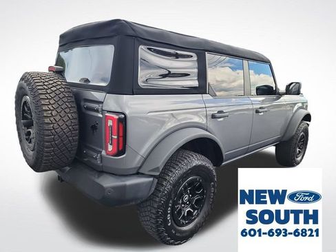 Used 2023 Ford Bronco Wildtrak image 7