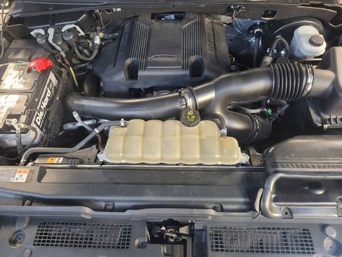 Used 2020 Ford Expedition XLT w/ Equipment Group 202A RWD image 30