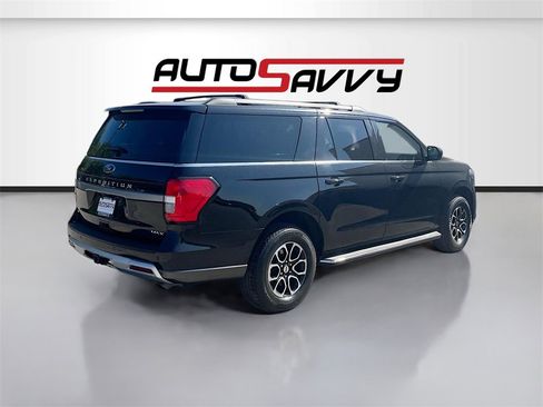 Used 2023 Ford Expedition Max XLT image 7