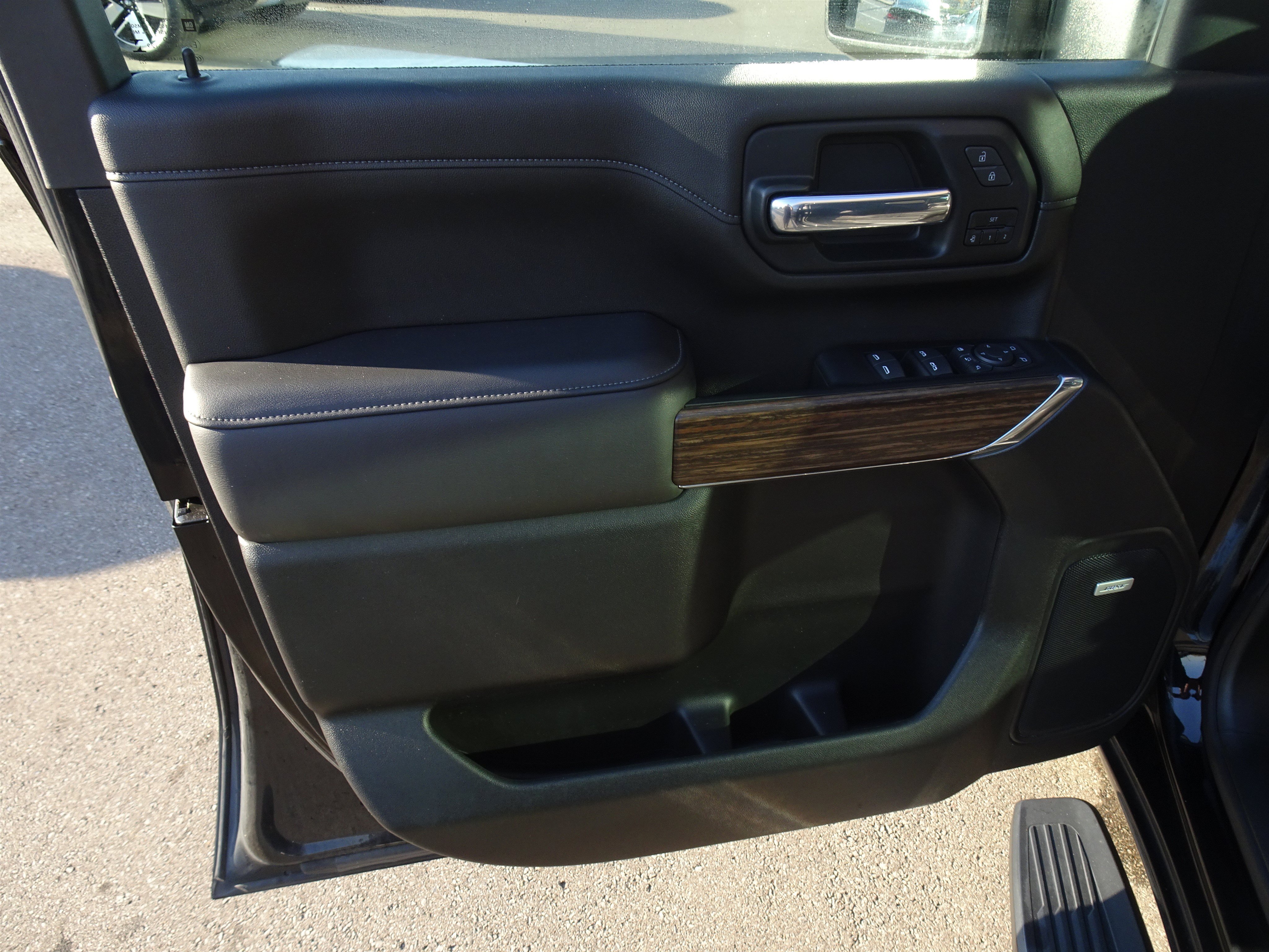 Used 2022 Chevrolet Silverado 2500 High Country w/ LPO, Dark Essentials Package AWD/4WD image 15