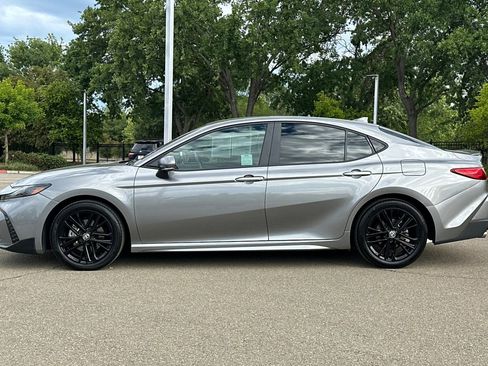 Certified 2025 Toyota Camry SE w/ Convenience Package image 8