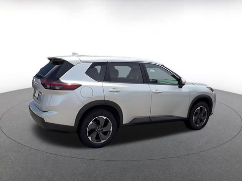 Used 2025 Nissan Rogue SV FWD image 11