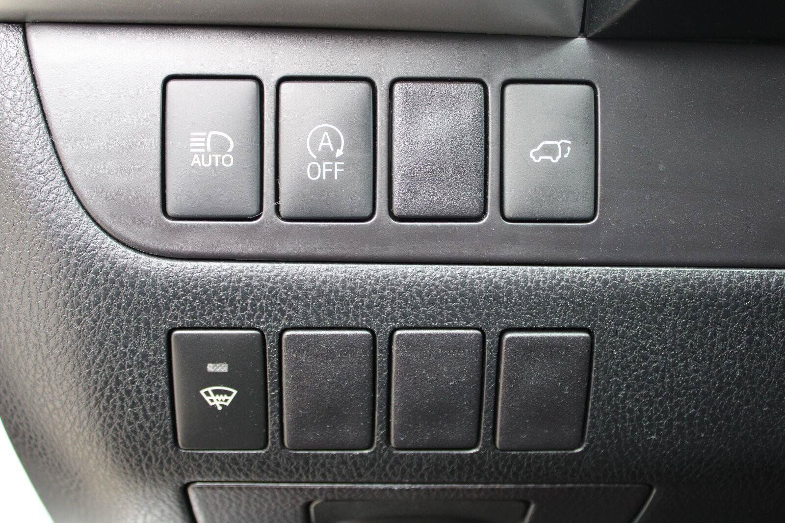 Used 2018 Toyota Highlander XLE AWD/4WD image 18