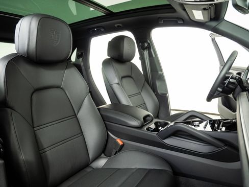New 2026 Porsche Cayenne AWD/4WD image 24
