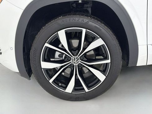 Used 2025 Volkswagen Atlas SEL Premium R-Line image 35