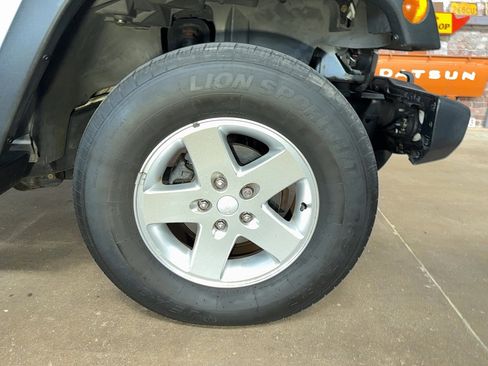 Used 2013 Jeep Wrangler Unlimited Sport AWD/4WD image 88