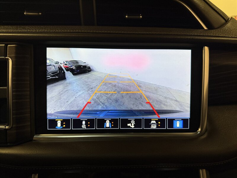 Used 2021 GMC Yukon Denali w/ Denali Premium Package AWD/4WD image 26