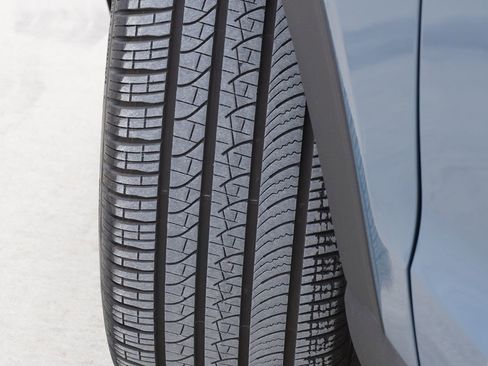 Used 2025 Ford Explorer ST AWD/4WD image 5