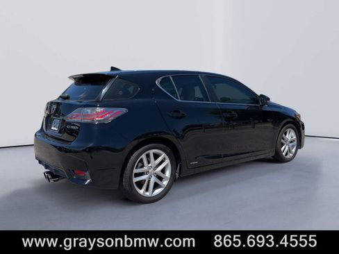 Used 2015 Lexus CT 200h w/ Navigation Package FWD image 3