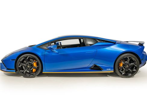 Used 2023 Lamborghini Huracan Tecnica image 3