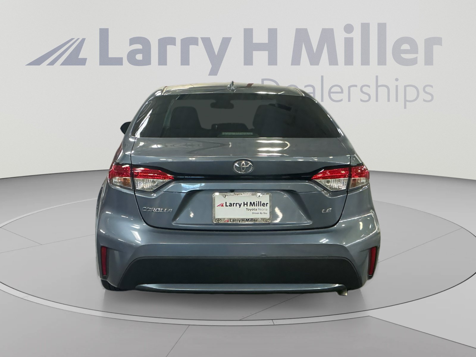 Used 2020 Toyota Corolla LE w/ Carpet Mat Package (TMS) FWD image 4