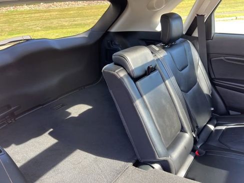 Used 2022 Ford Edge Titanium image 32