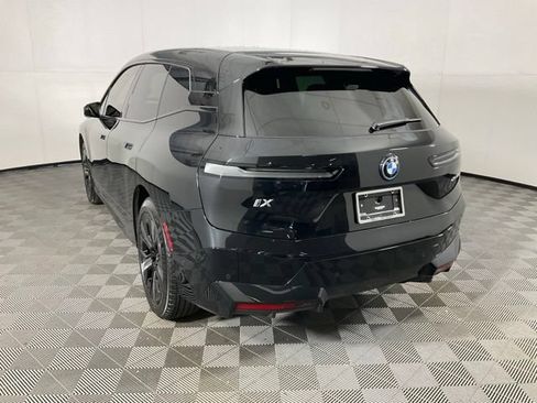 Used 2023 BMW iX xDrive50 w/ Sport Package AWD/4WD image 4