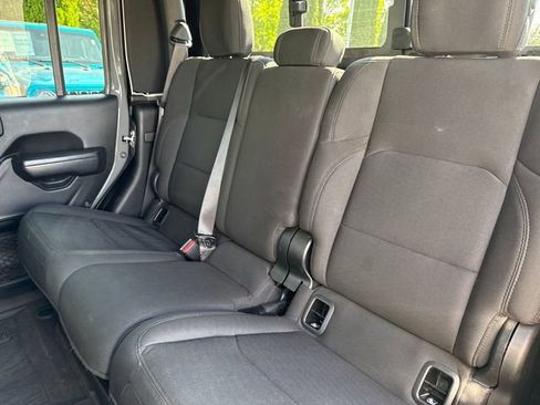 Used 2023 Jeep Gladiator Sport AWD/4WD image 19